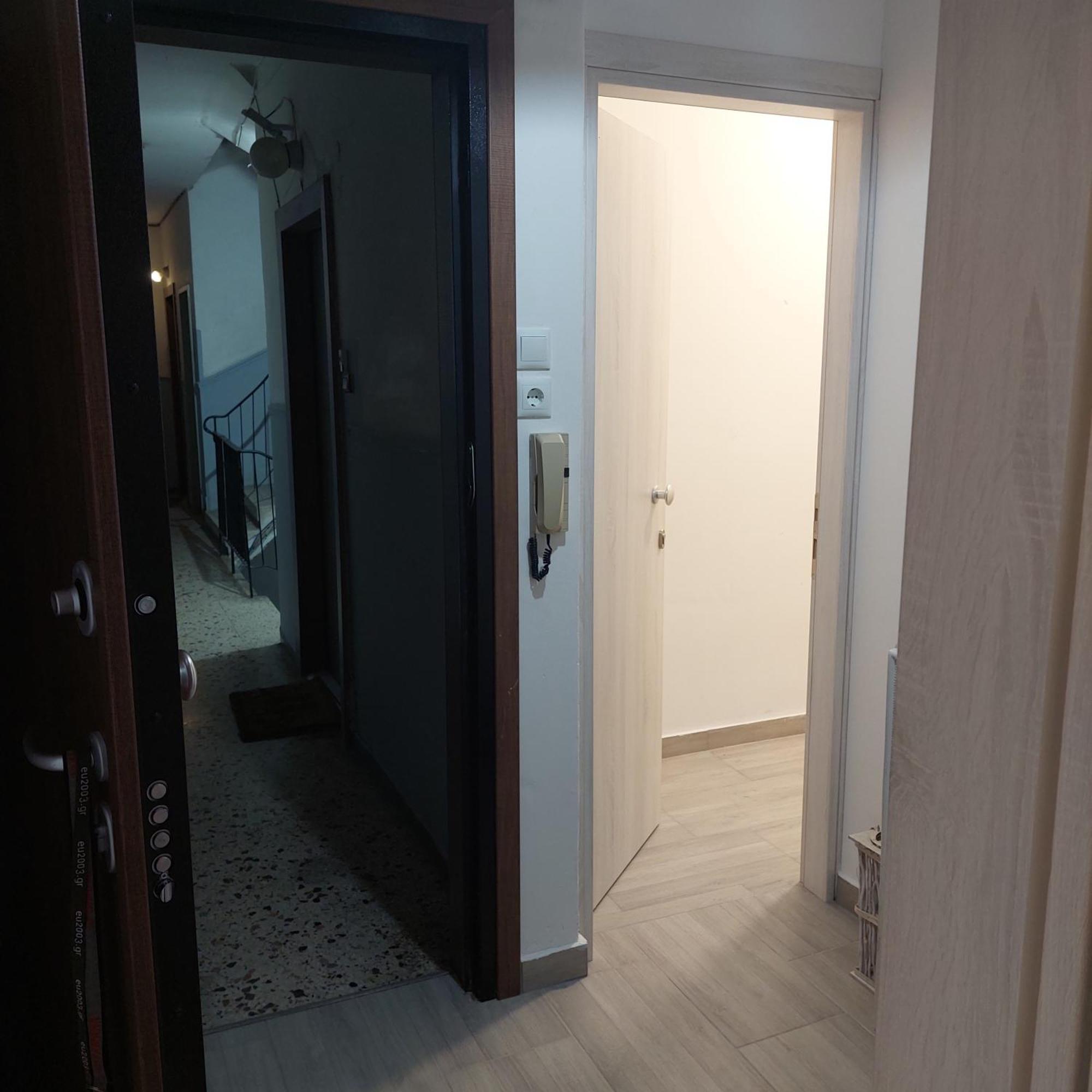 Small Studio Center 1 Thessaloniki Exterior photo